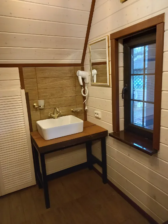 Дом под соснами