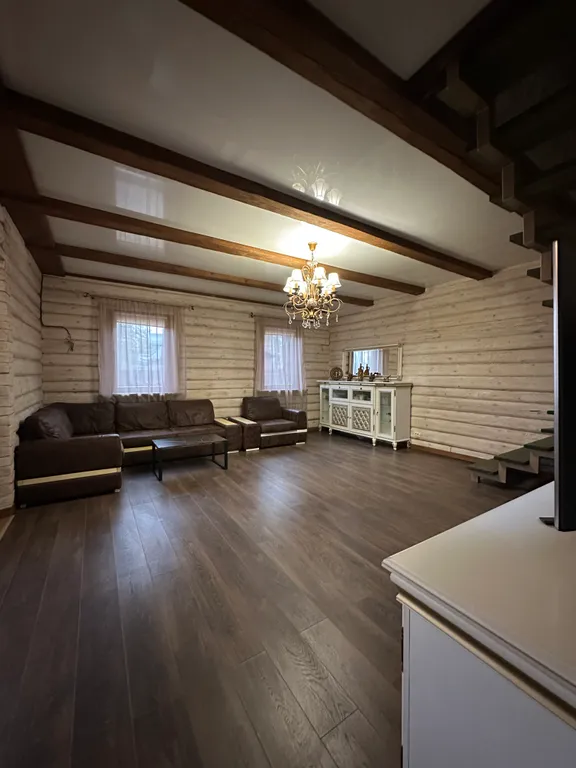 Уютный дом в лесу