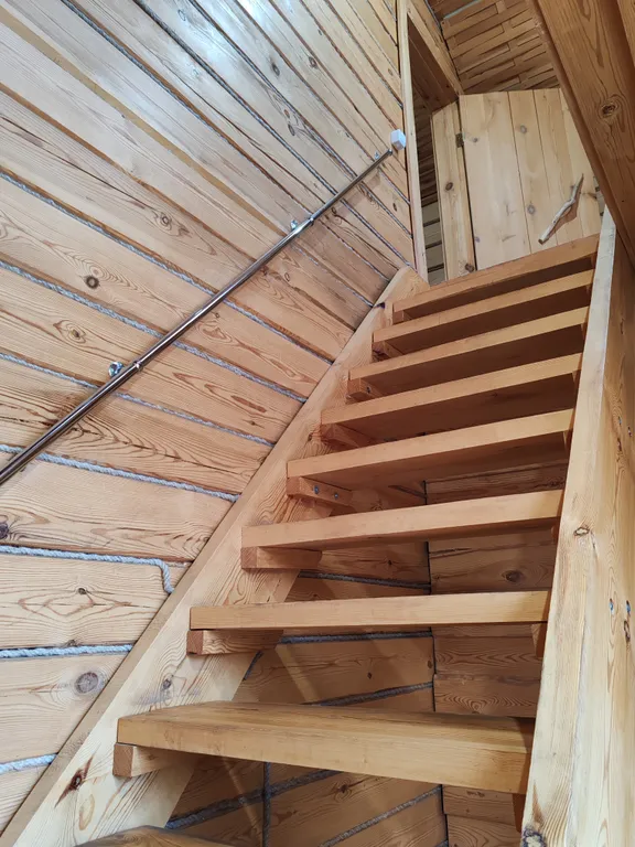 Второй этаж-студия в двух этажном доме