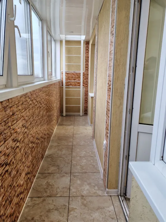 Видовая 1-комнатная квартира с дизайнерским ремонтом