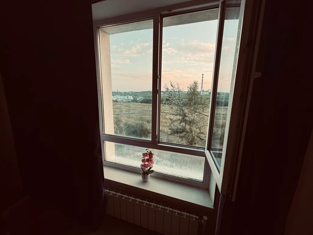 Студия с дизайнерским оформлением