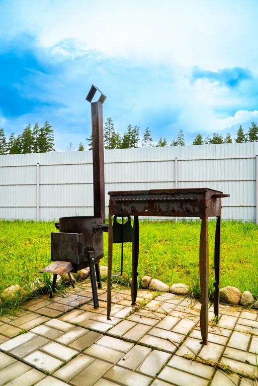 Двухэтажный домик в тихой деревне вблизи леса и озера, сауна в доме, сад