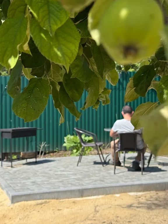 Дом в яблоневом саду