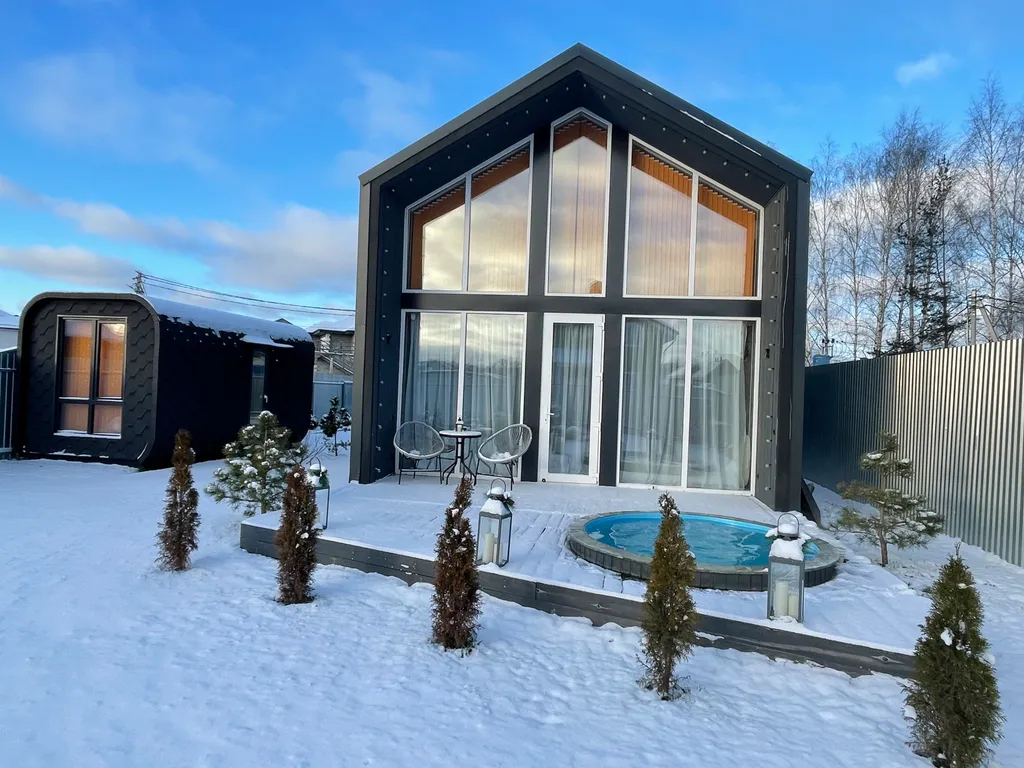 Коттедж Дом в стиле барнхаус с тёплым бассейном и сауной — аренда посуточно в Ногинск