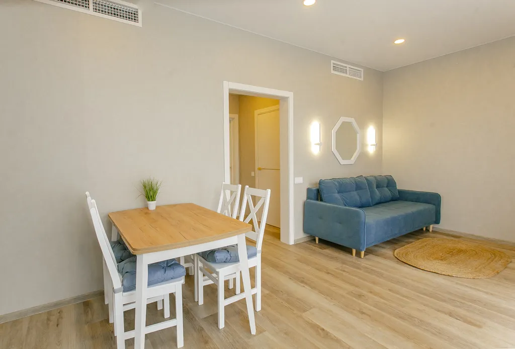 Коттедж с теплым бассейном и банным комплексом, недалеко от моря