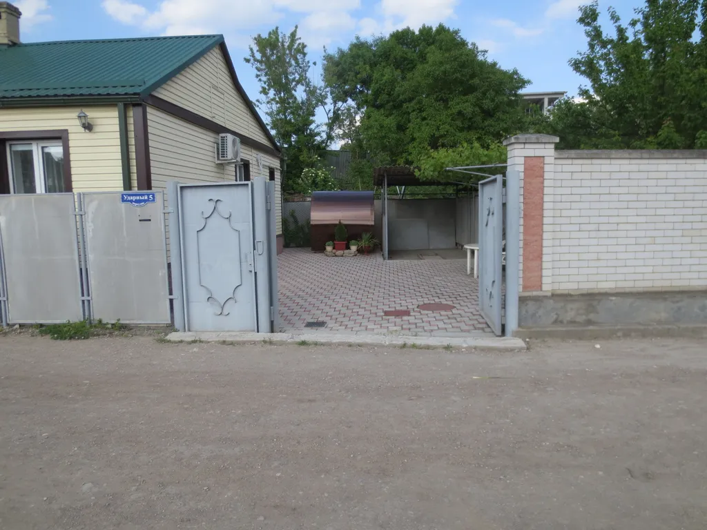 Коттедж Уютный дом в самом центре города — Ессентуки