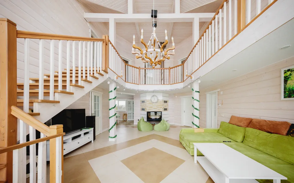 Коттедж с 5 спальнями, сауной и камином