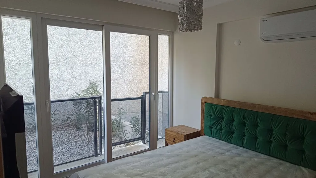 Квартира с бассейном и собственным полисадником