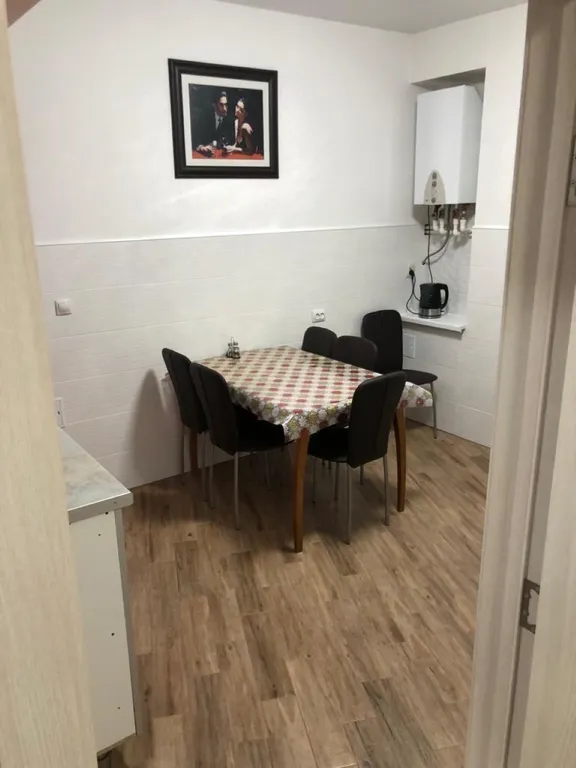 Трёхкомнатная квартира в районе центрального рынка