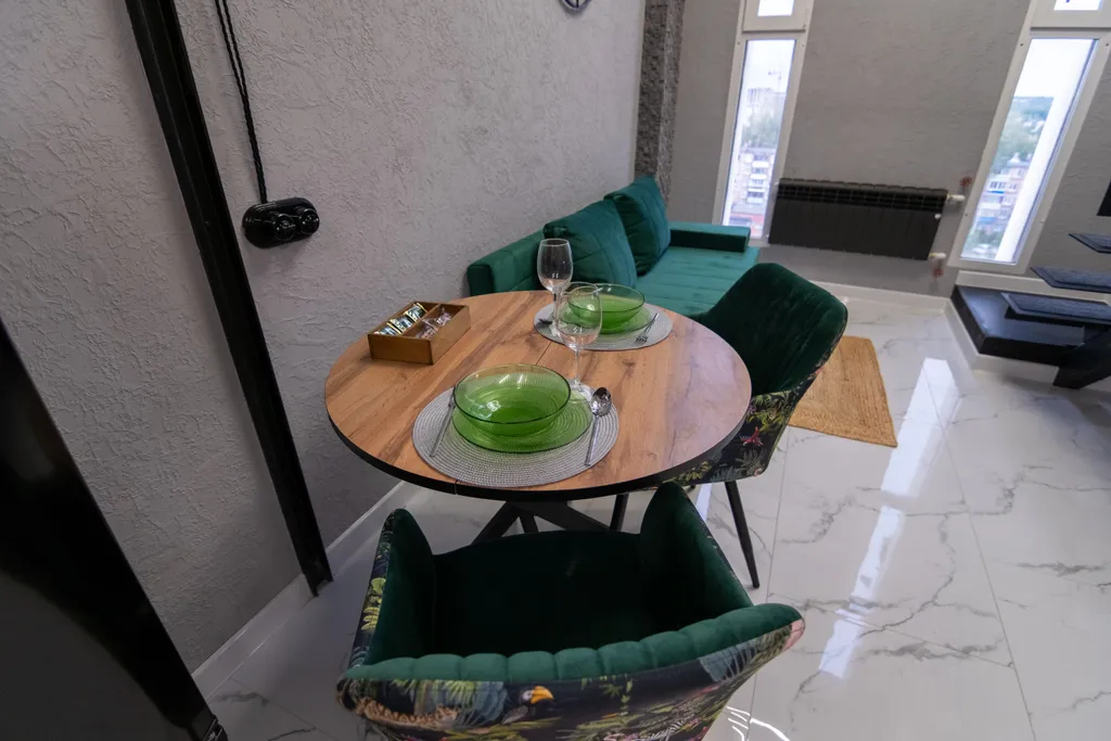 Двухуровневая студия с стильным современным ремонтом