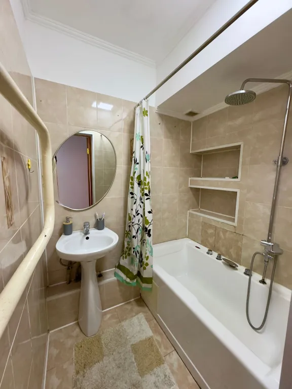 Двухкомнатная квартира напротив достык плаза в самале