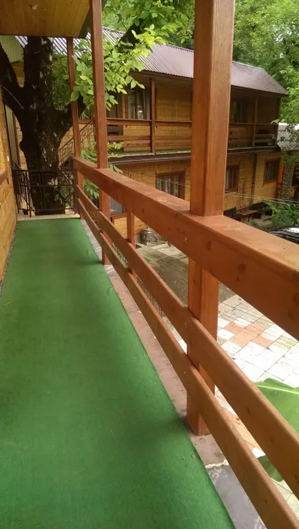 Домик с видом на горы