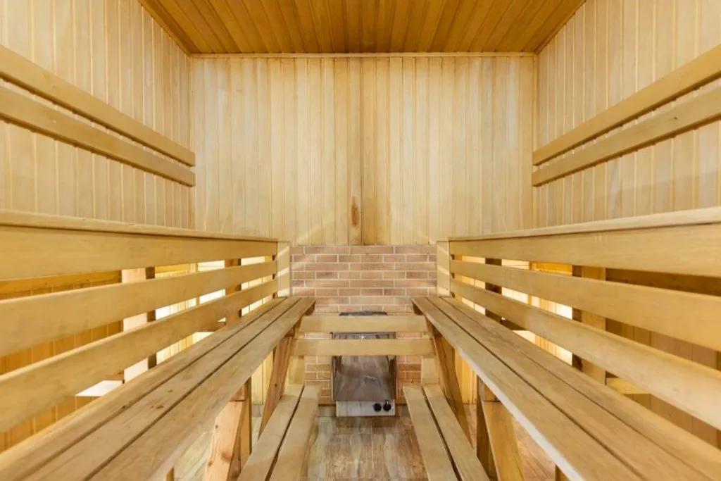 Аренда коттеджа для отдыха с теплым бассейном, сауной, бильярдом