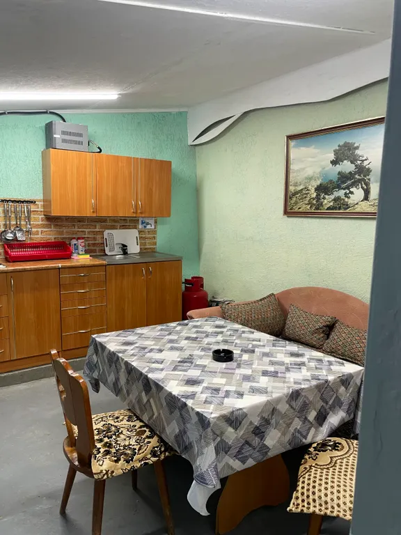 Однокомнатный коттедж со своей беседкой-кухней