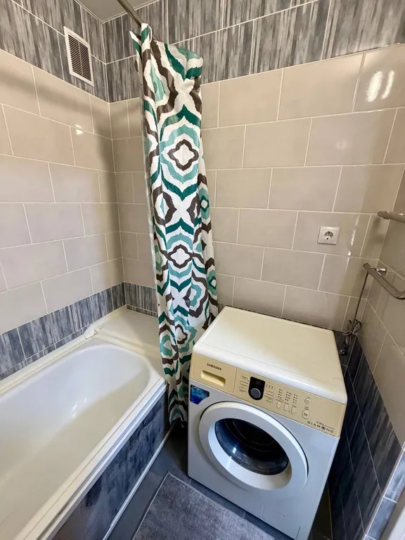 В центре ишима! Просторная 3-комн. Для командировок и семьи