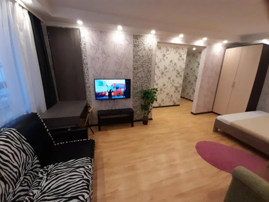 2-х комнатная квартира с хорошим ремонтом у трк окей