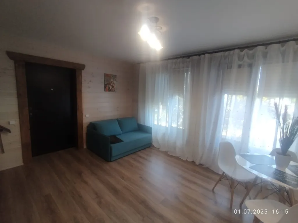 Котедж в тихом саду у моря