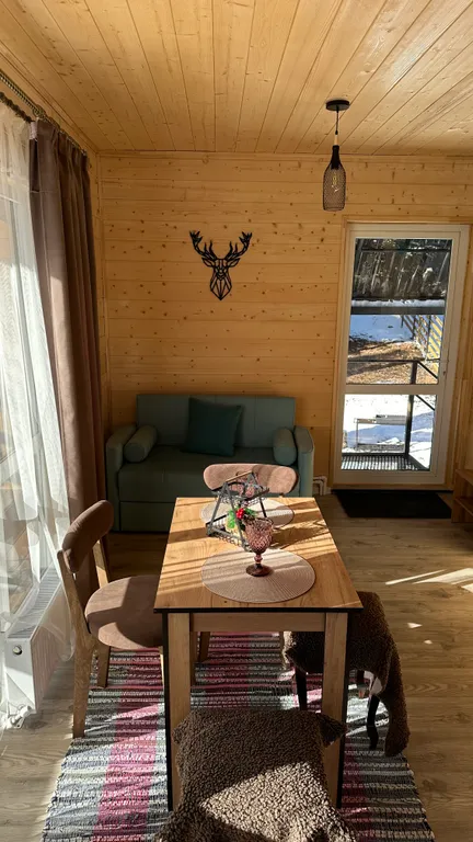 Студия с балконом и красивым видом