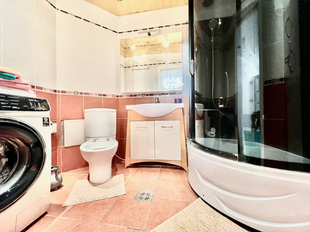 Трехкомнатная квартира в районе ТРК Столица