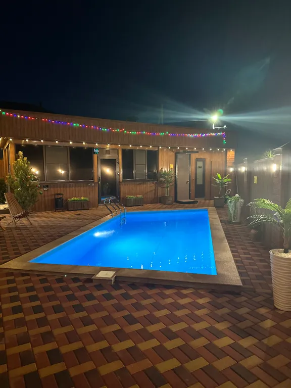 Дом с бассейном и баней