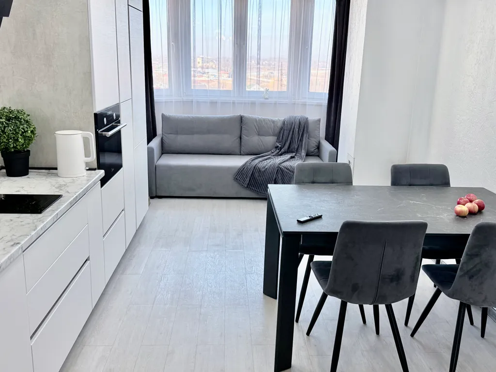 Уютная двухкомнатная квартира с большой гостиной — аренда посуточно в Артём