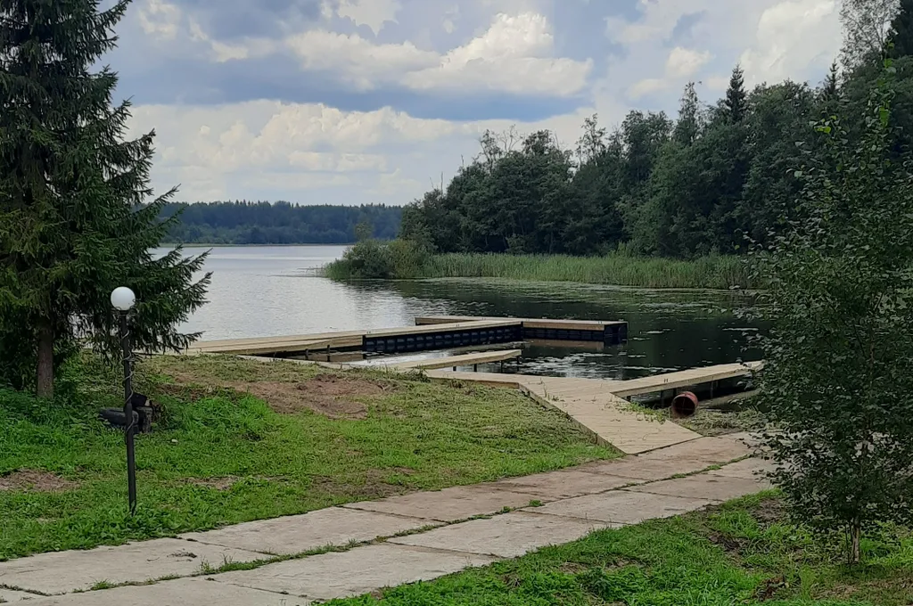 Бревенчатый коттедж вип 2, 4 спальни на берегу озера Селигер