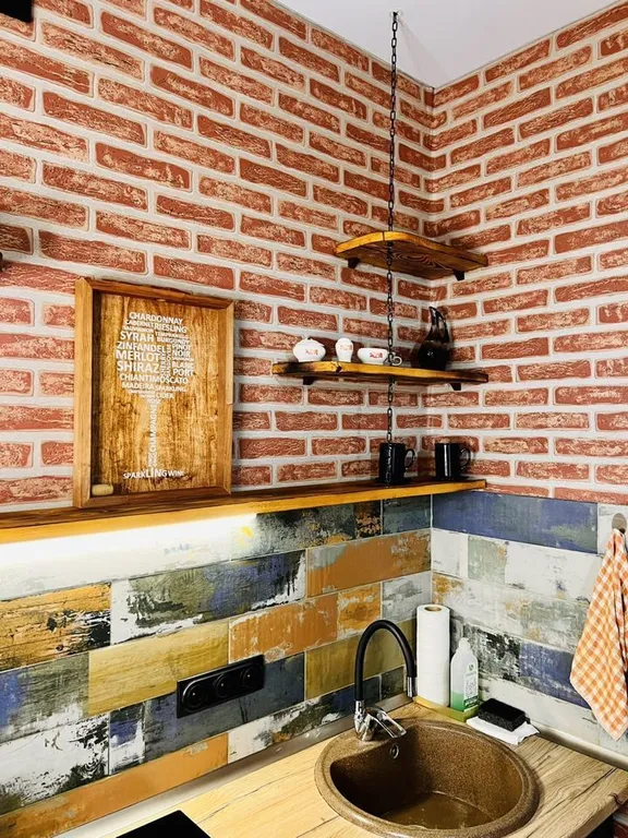 Студия с дизайнерским ремонтом