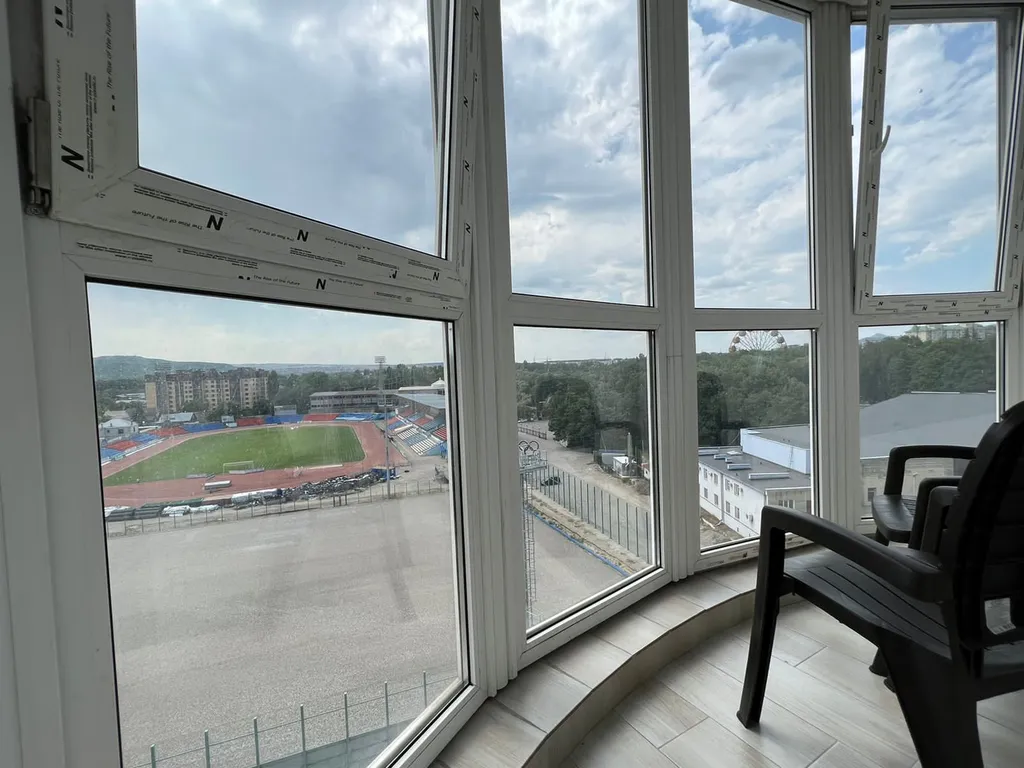 Большая и уютная трехкомнатная квартира в центре, с двумя санузлами