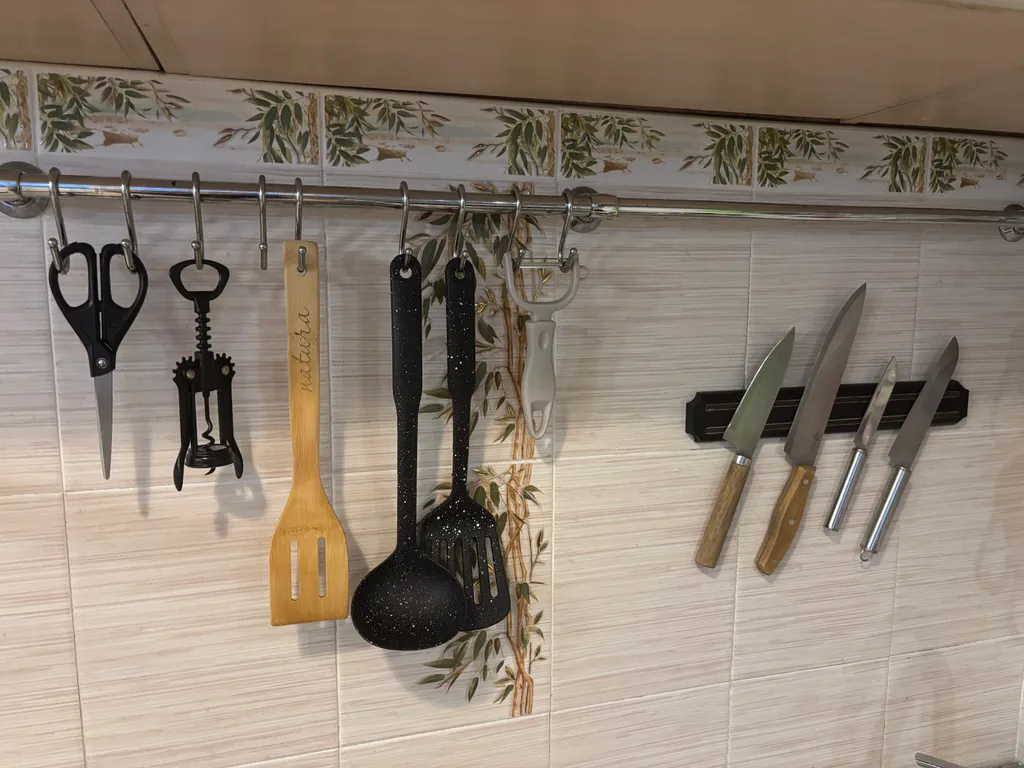 Уютная евротрешка с большой гостиной и двумя спальнями с видом на горы