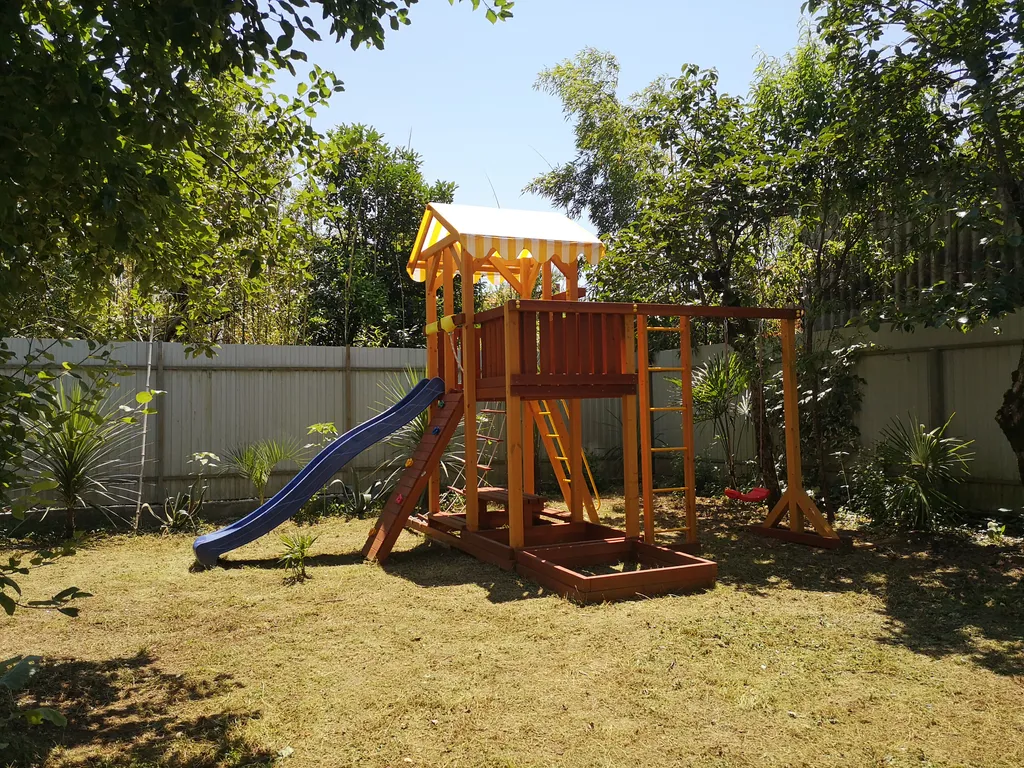 Двухкомнатные апартаменты с кухней, балконом и видом на горы