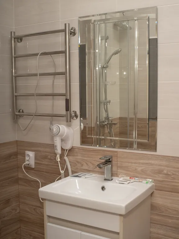 Двухместный номер с большой кроватью в гостевом доме с бассейном