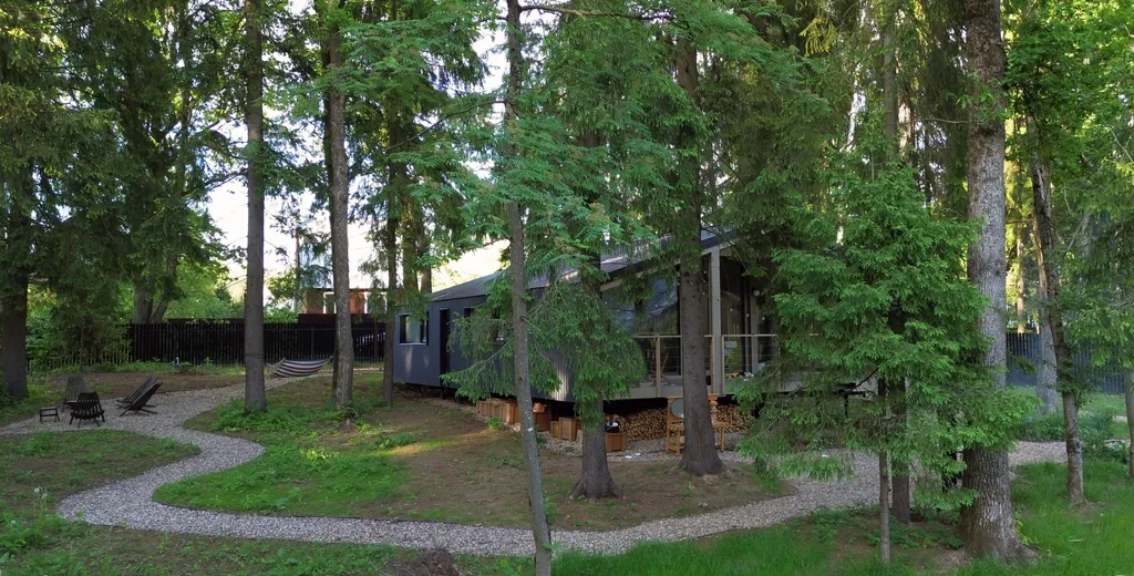 Стильный домик в лесу рядом с Икшинским водохранилищем