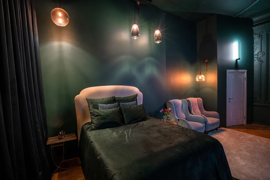 Квартира Green mirror room - маленькая роскошная комната для двоих класса люкс — Санкт-Петербург