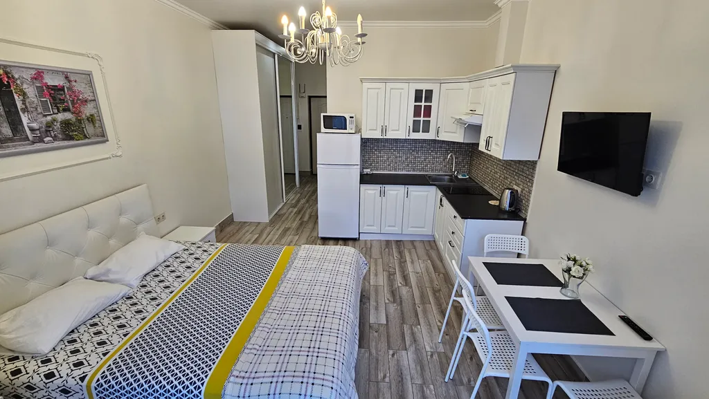 Квартира Квартира Уютная студия в центре на Волжской от HomeHotelSochi — Сочи