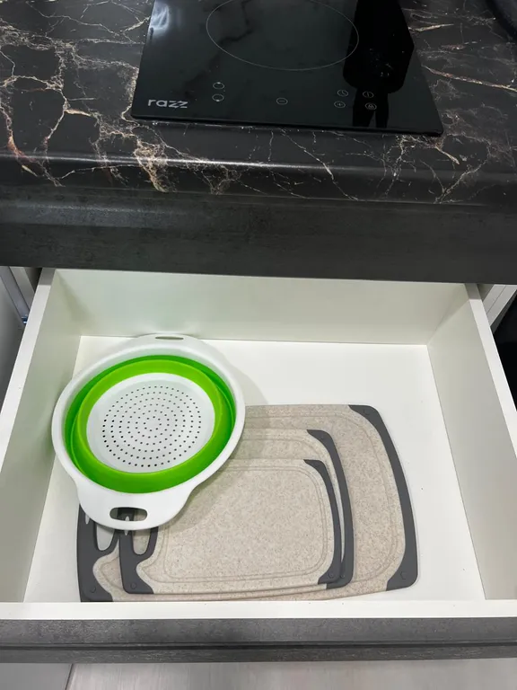 Светлая студия с видом на горы