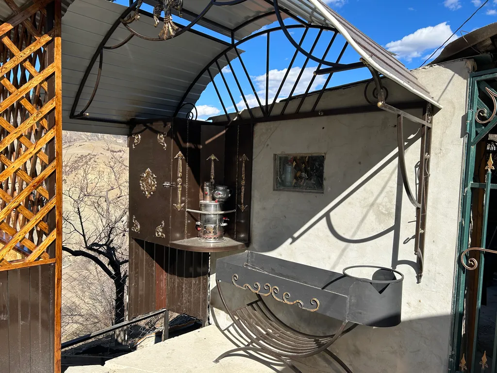 Большой уютный дом