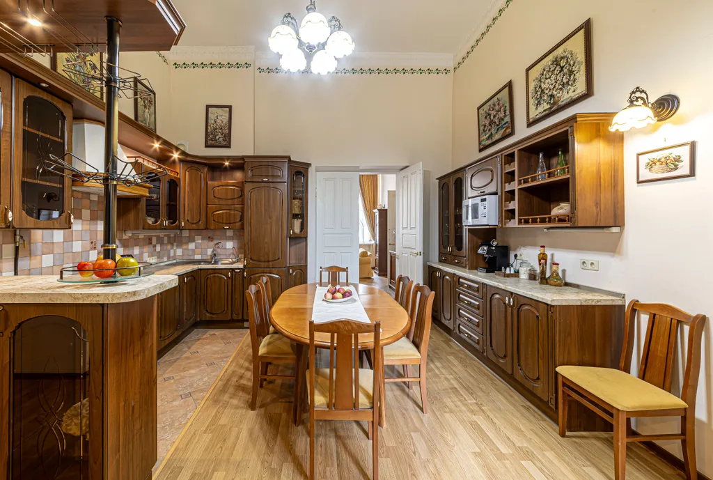 Квартира delux с 4 спальнями и парковкой у Эрмитажа