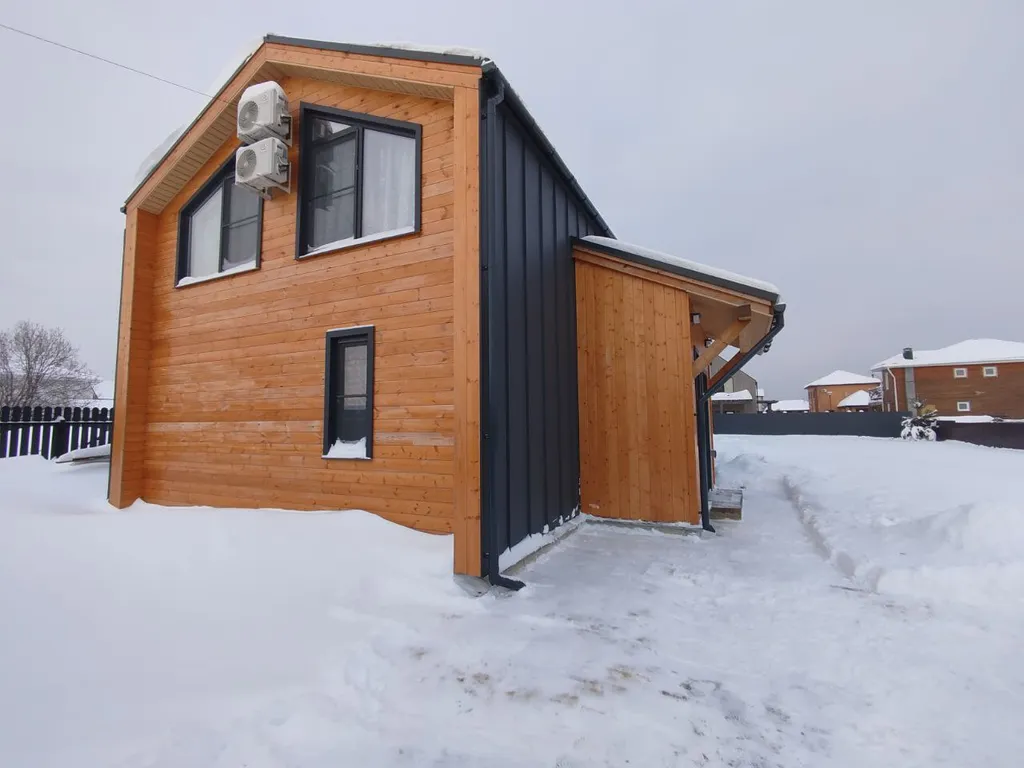 Стильный барн с крытой мангальной зоной