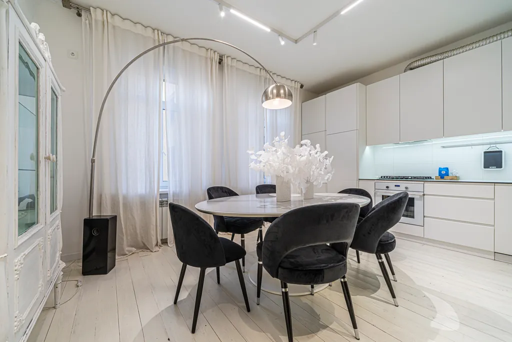 Квартира Белоснежные апартаменты в центре на набережной Невы — Санкт-Петербург