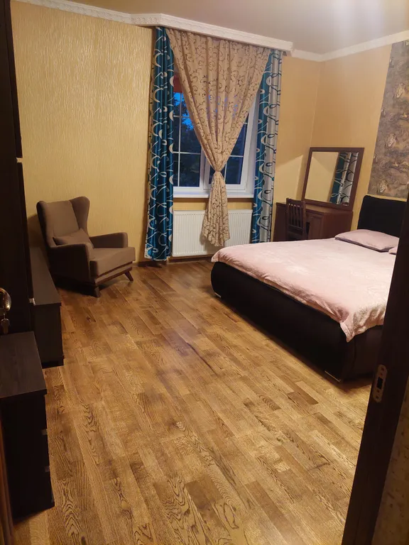 Дом на 10 человек.