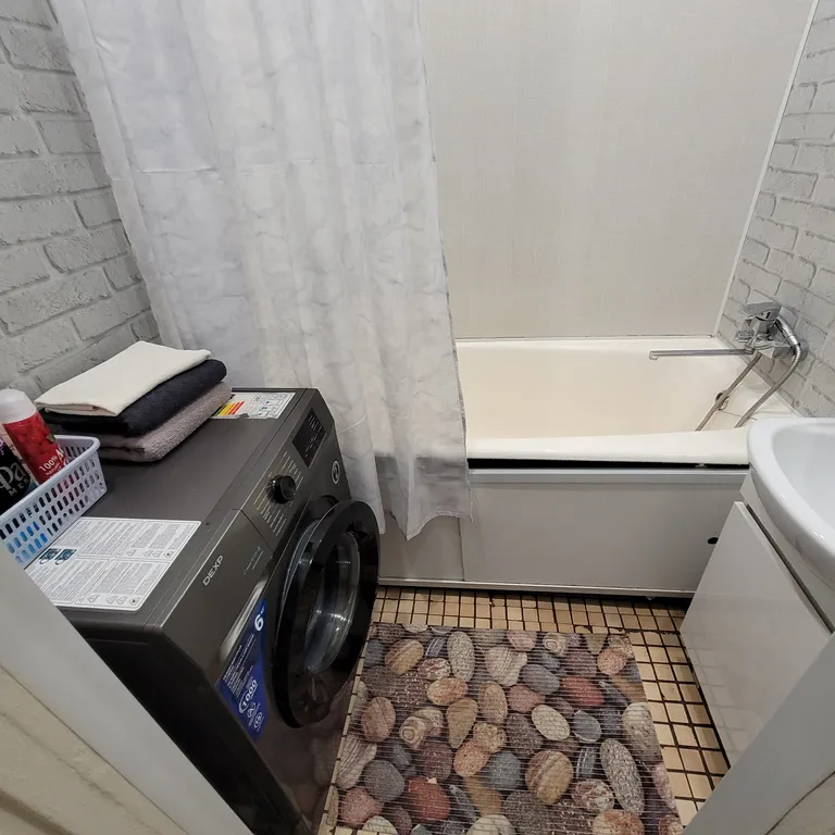 Уютная квартира с раздельными комнатами в центре