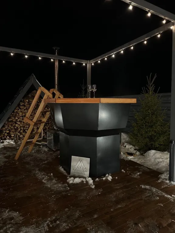 Треугольный дом в аренду с банным чаном и баней