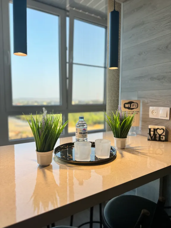 Совершенно новая чистая квартира в тихом районе города — аренда посуточно в Губкин