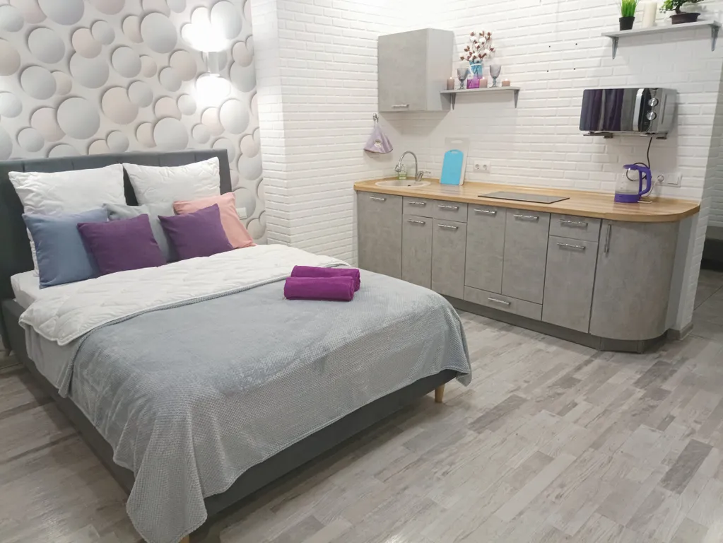 Студия в новом доме с большой ванной и кондиционером