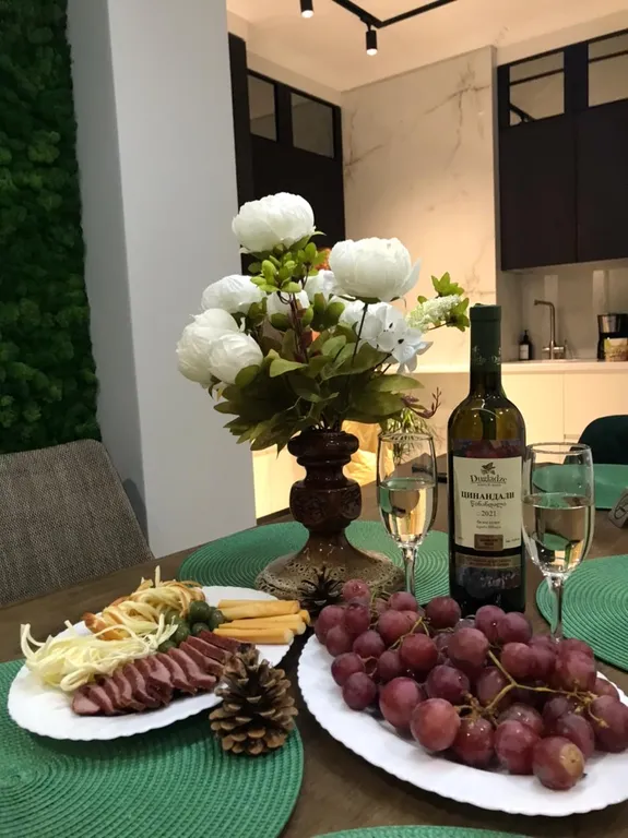 Двухуровневые апартаменты с видом на горы