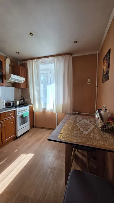 Рядом госпиталь. Хороший вариант и для командированных