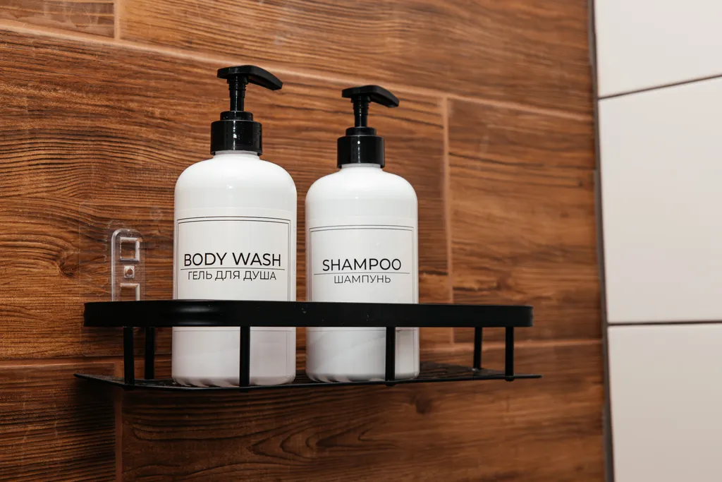 У железнодорожного вокзала