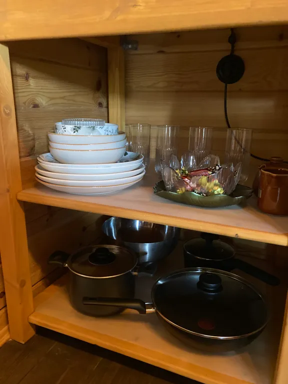 Домик с печью/камином в окружении природы