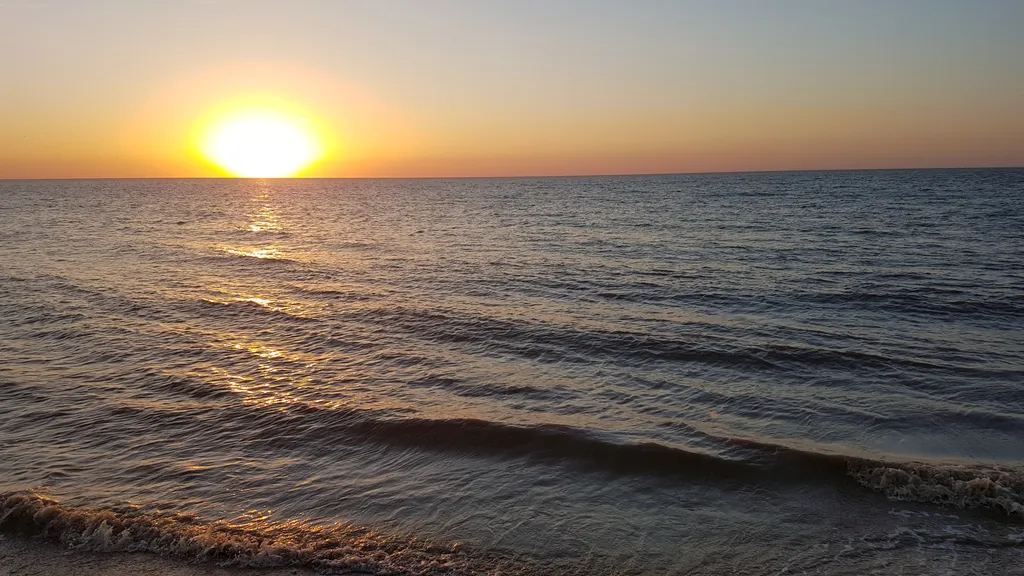 Дача с бассейном на море