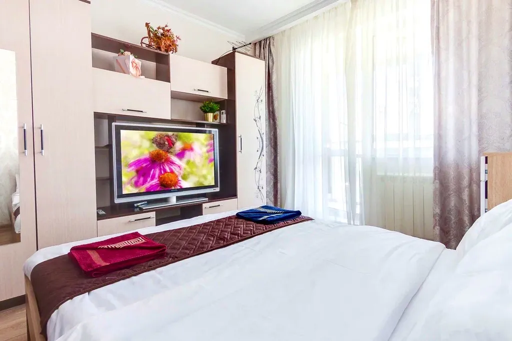 Уютная студия с большой лоджией в доме бизнес-класса